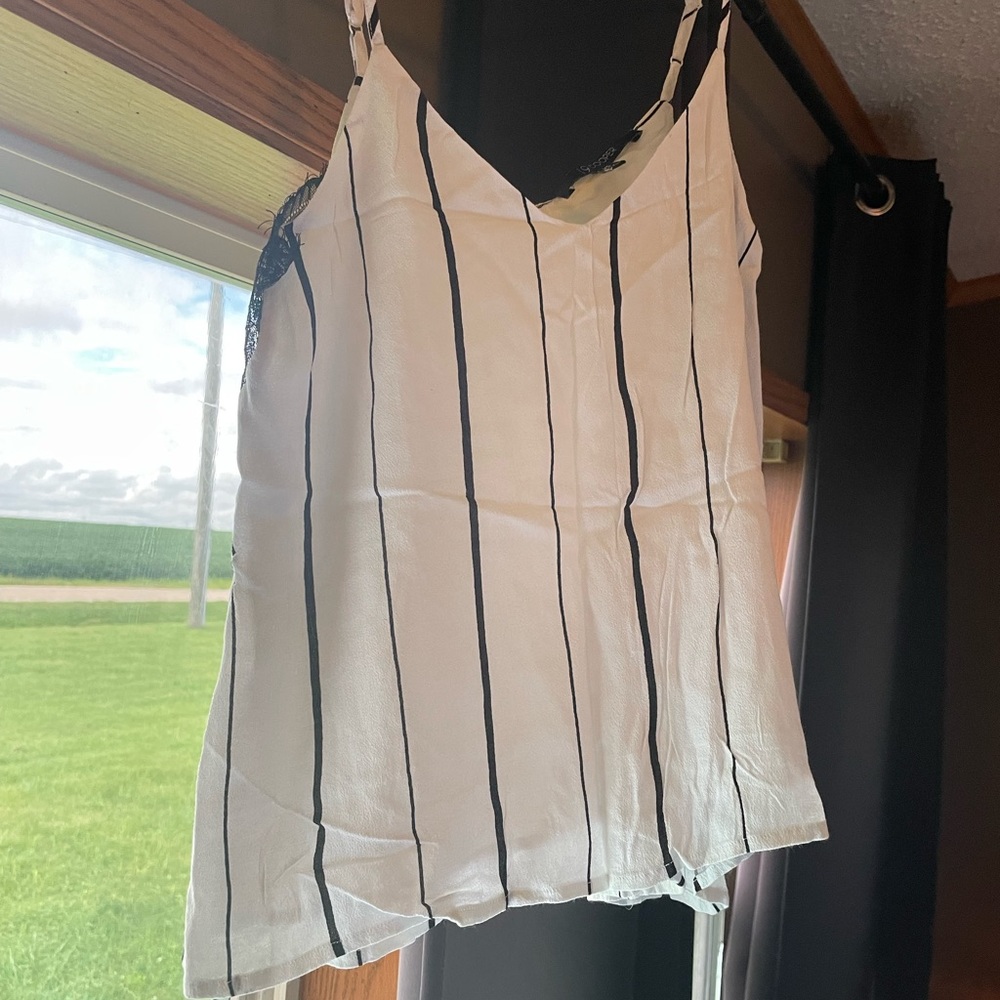 Buckle tank